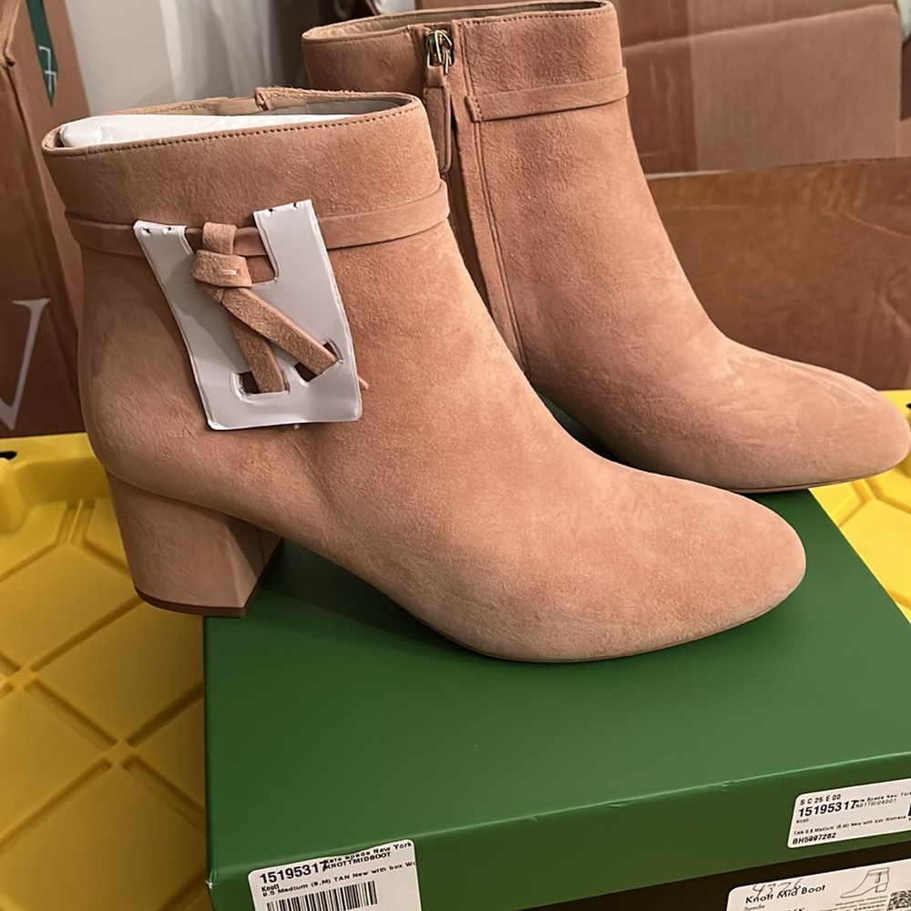 kate spade Light Fawn Knott Suede Side Bow Booties/NIB/9.5M - Picture 7 of 14